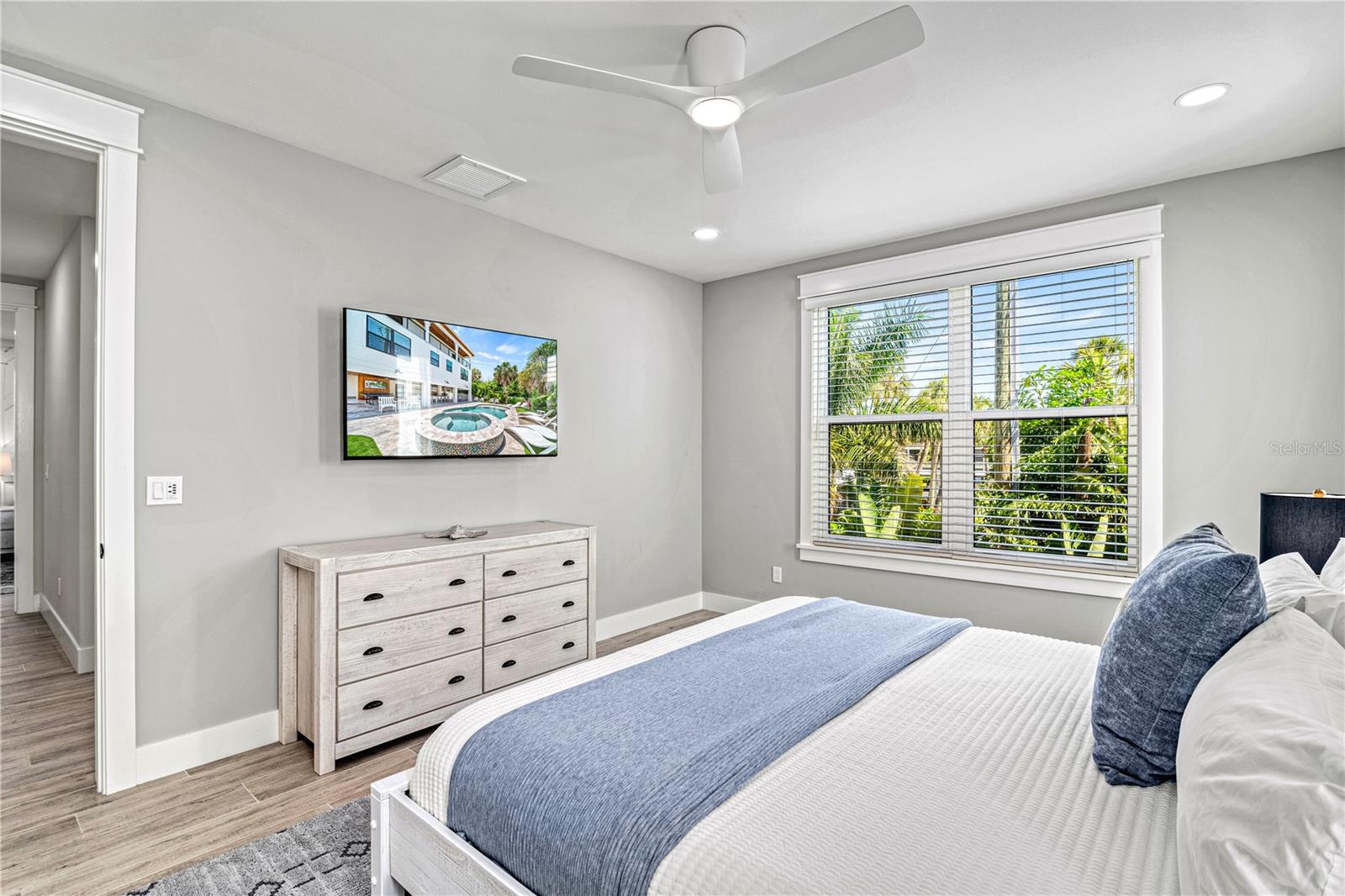 MIRA MAR BEACH - Residential