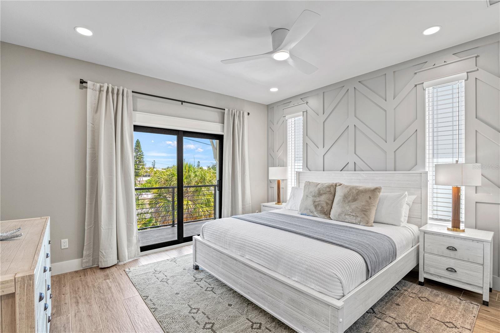 MIRA MAR BEACH - Residential