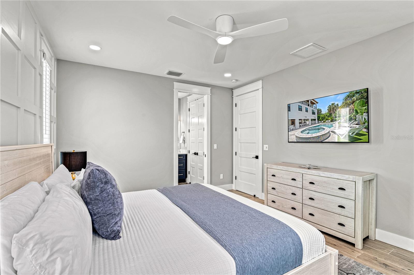 MIRA MAR BEACH - Residential