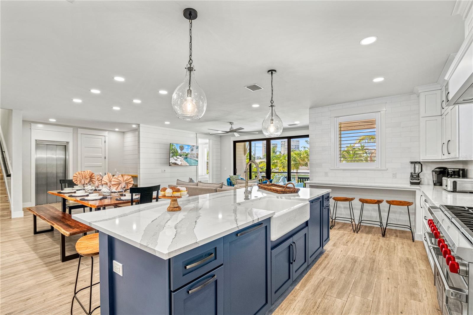 MIRA MAR BEACH - Residential