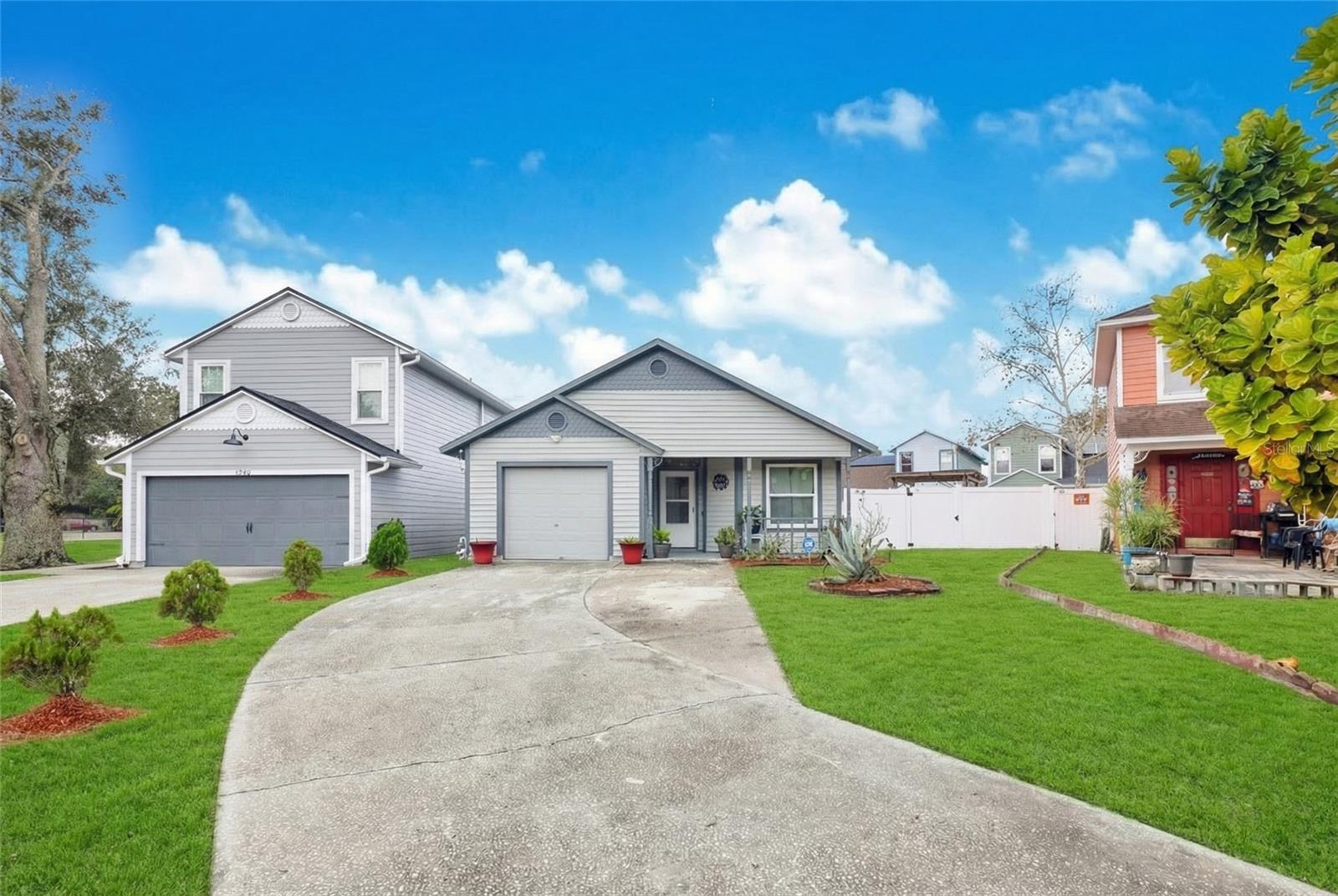 VICTORIA CHASE - Residential