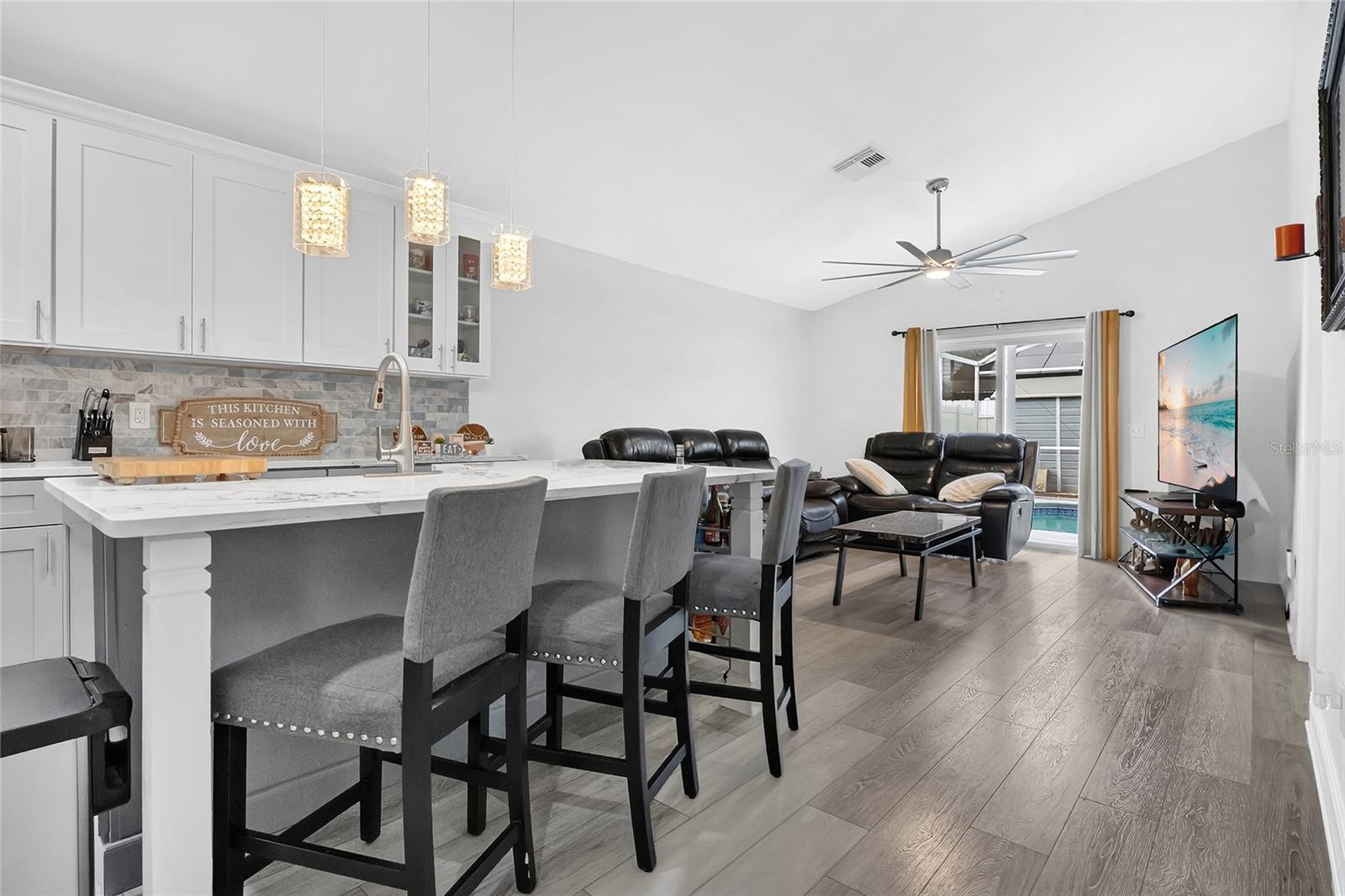 VICTORIA CHASE - Residential