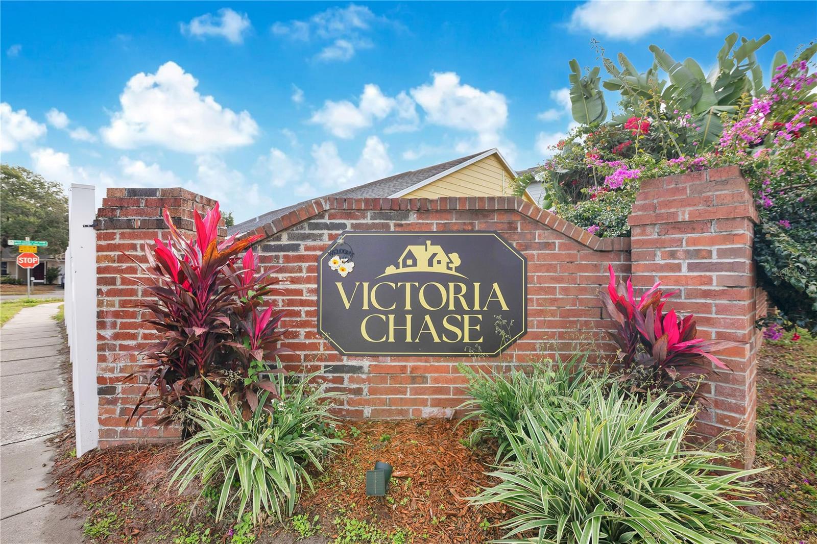 VICTORIA CHASE - Residential