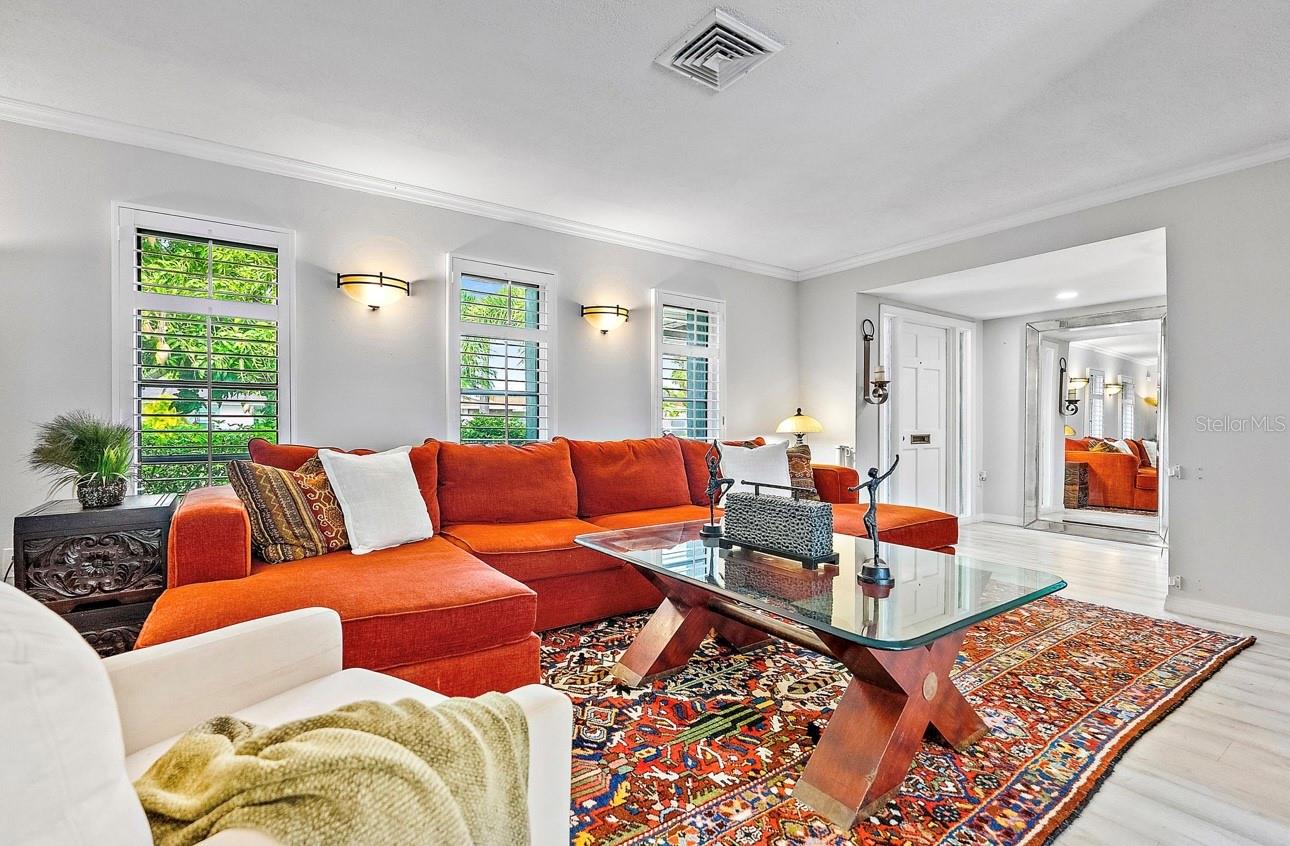 MAXIMO MOORINGS - Residential Lease