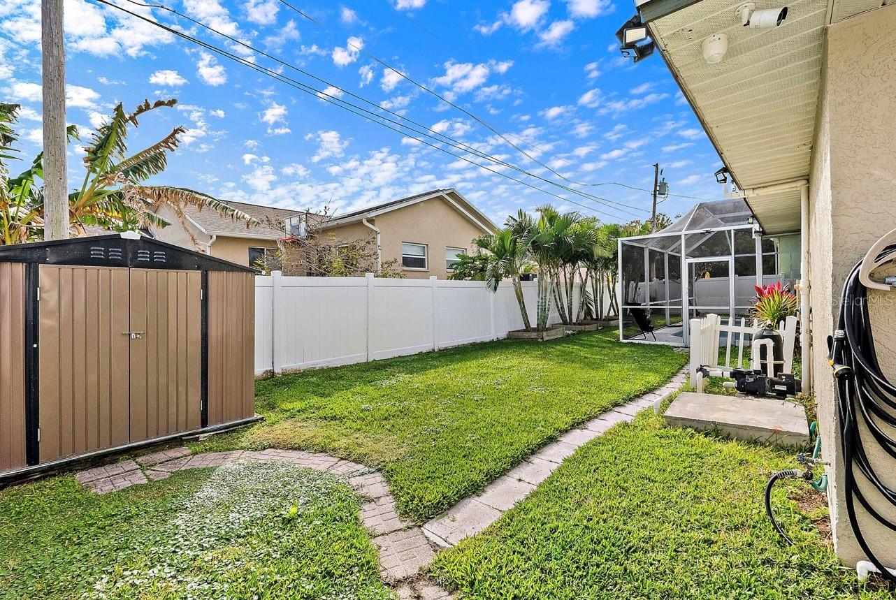 MAXIMO MOORINGS - Residential Lease