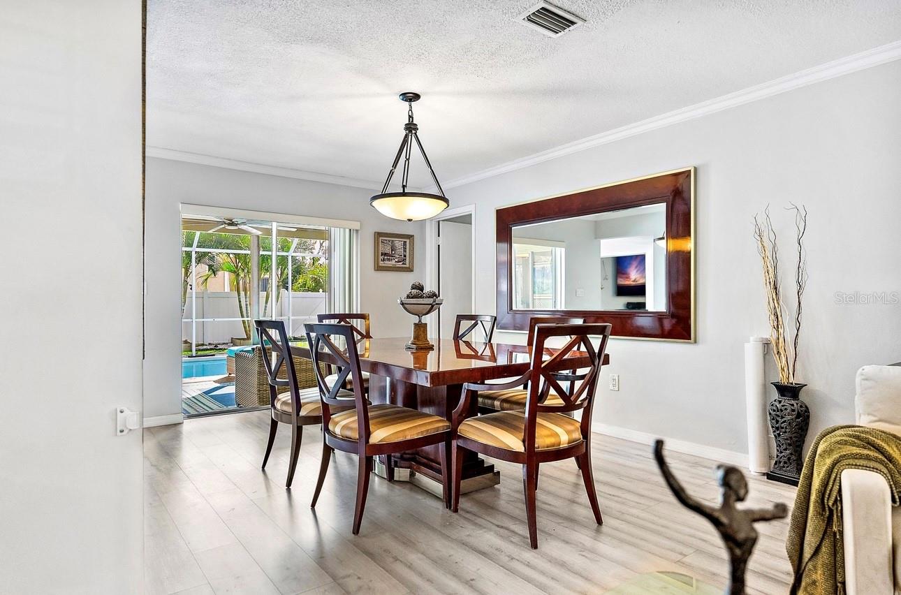 MAXIMO MOORINGS - Residential Lease