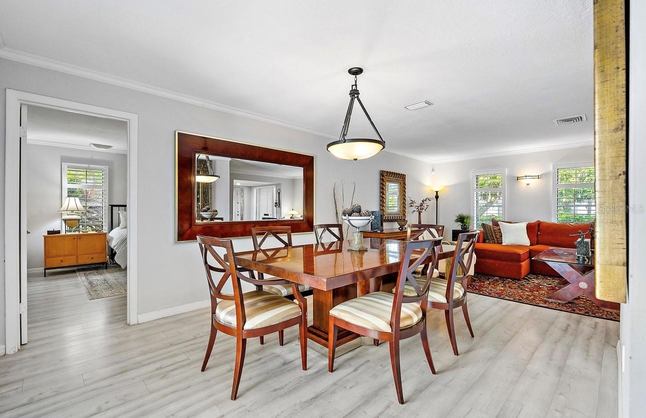 MAXIMO MOORINGS - Residential Lease