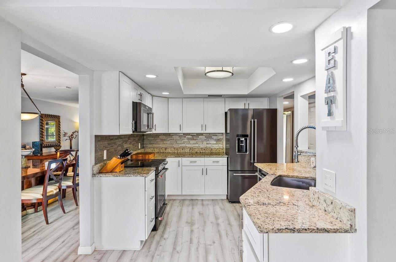 MAXIMO MOORINGS - Residential Lease