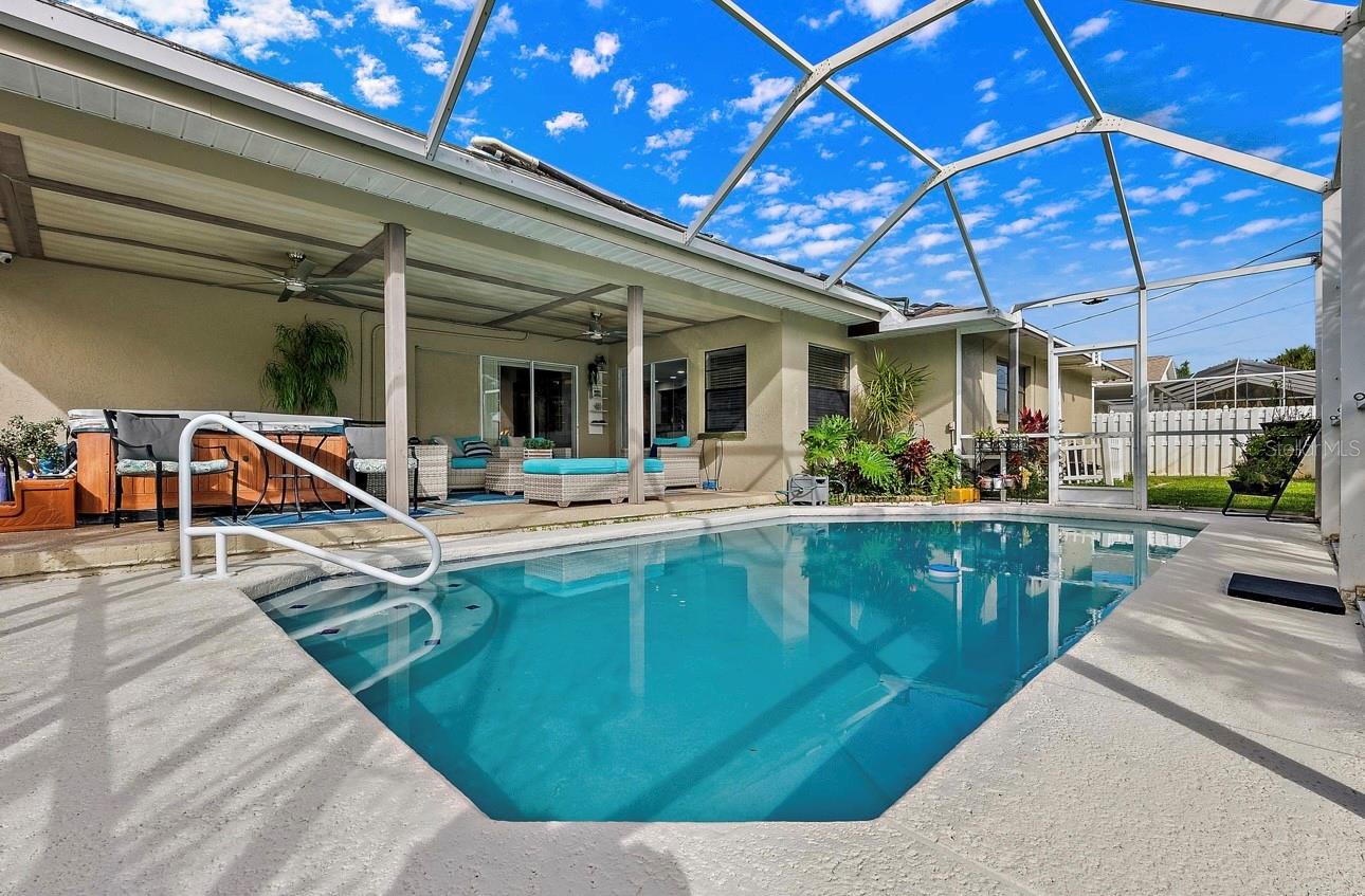 MAXIMO MOORINGS - Residential Lease