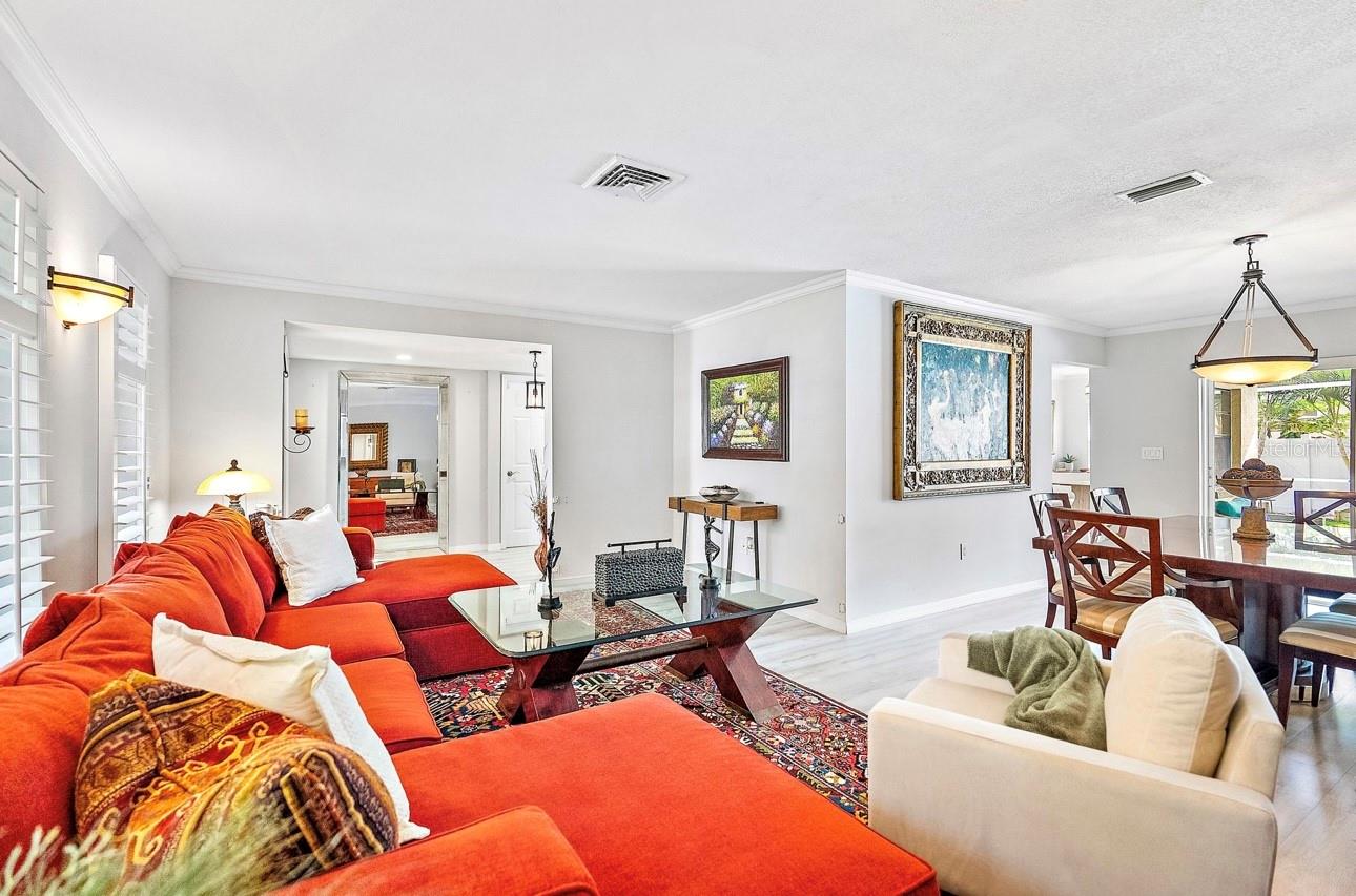 MAXIMO MOORINGS - Residential Lease