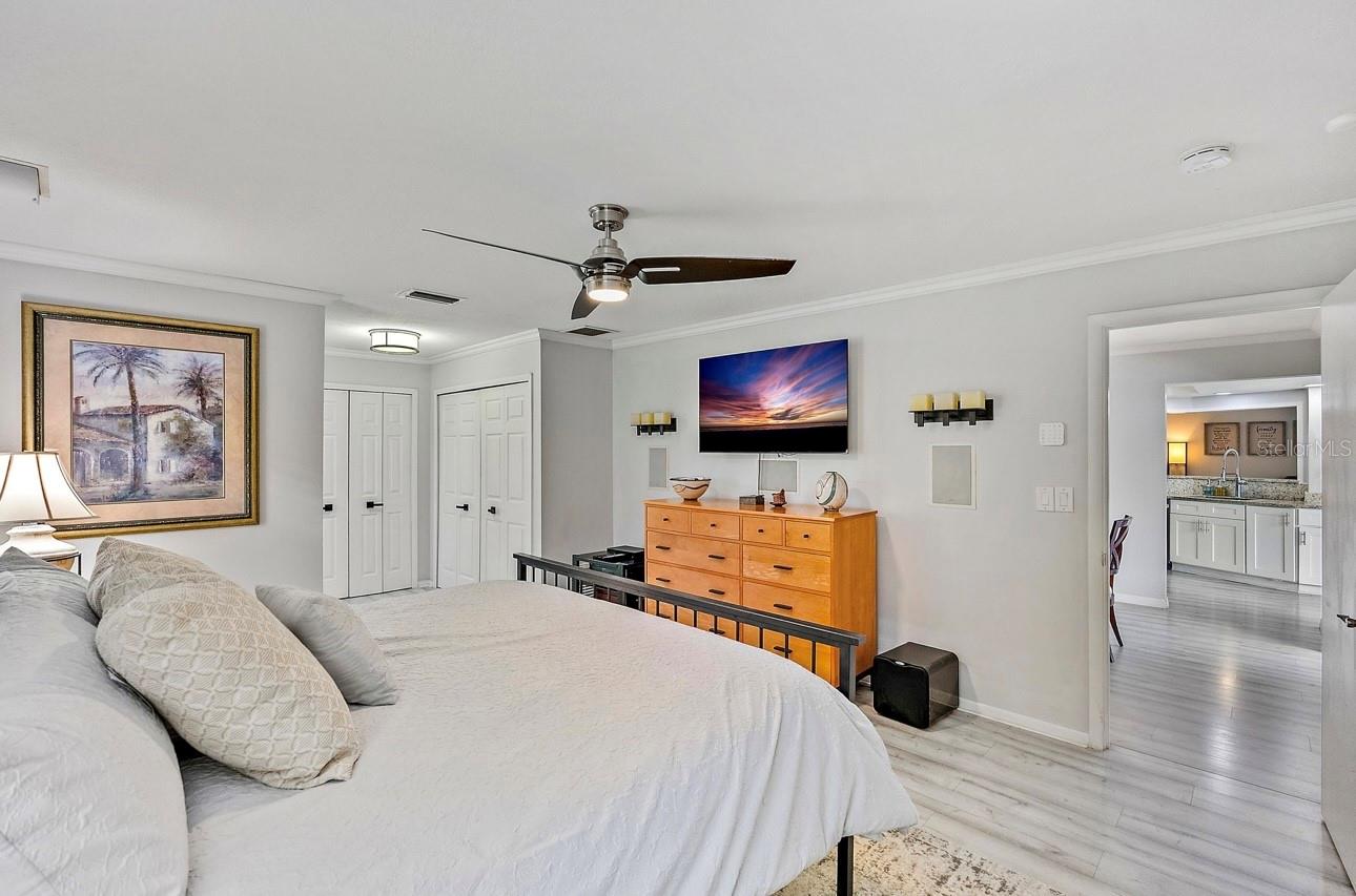 MAXIMO MOORINGS - Residential Lease