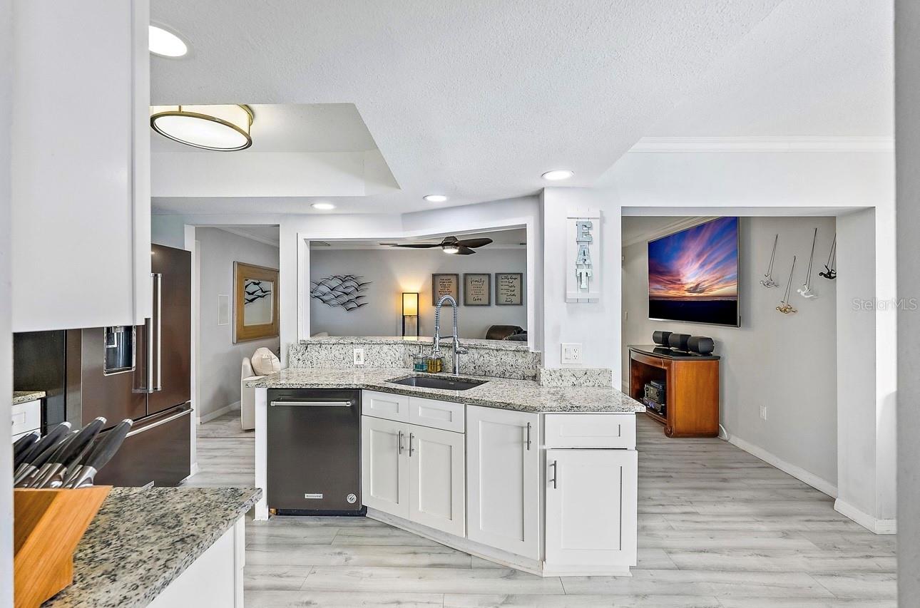 MAXIMO MOORINGS - Residential Lease