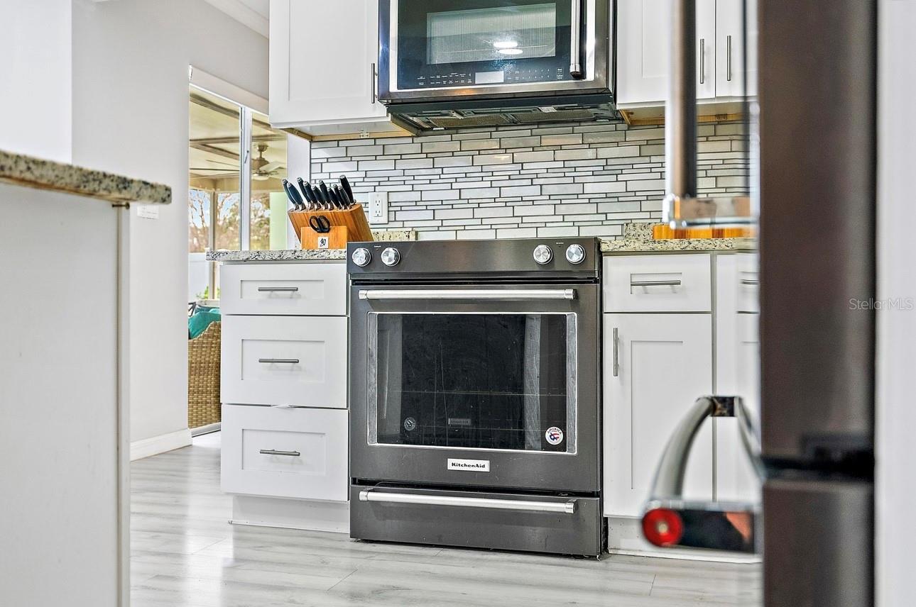 MAXIMO MOORINGS - Residential Lease