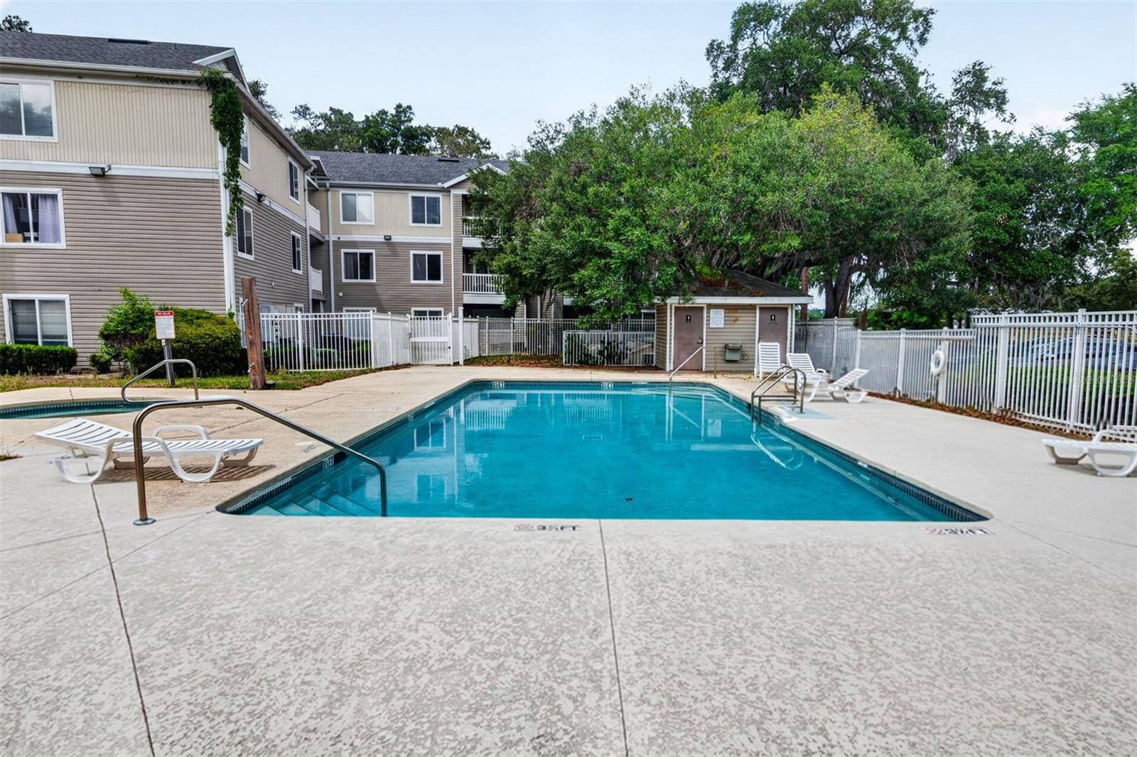 COUNTRYSIDE UNIVERSITY - Residential