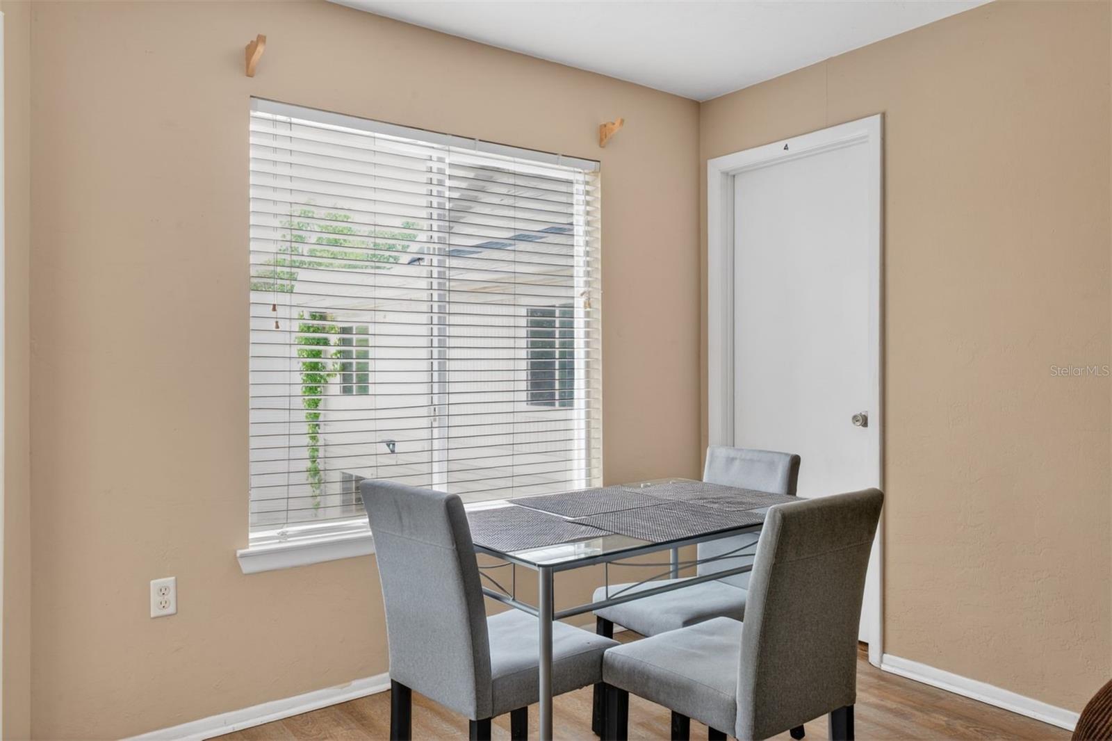 COUNTRYSIDE UNIVERSITY - Residential