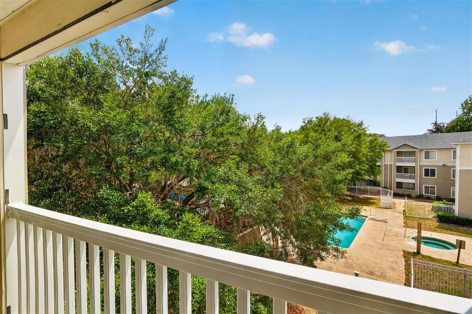 COUNTRYSIDE UNIVERSITY - Residential