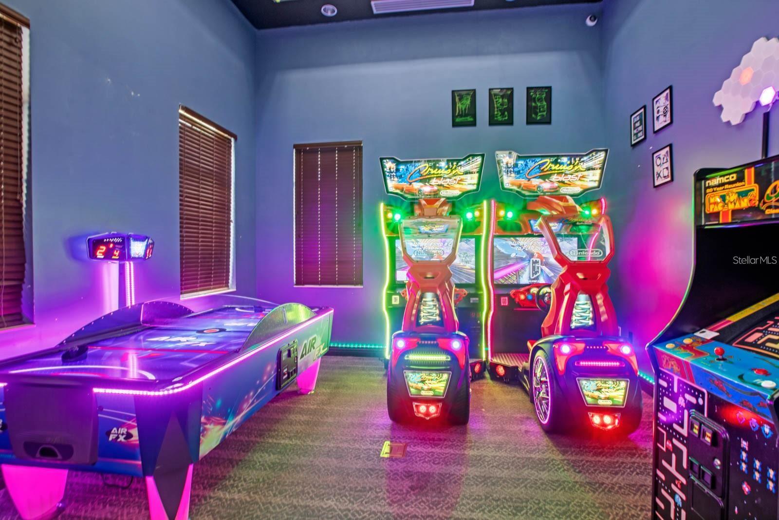 WINDSOR AT WESTSIDE - Residential