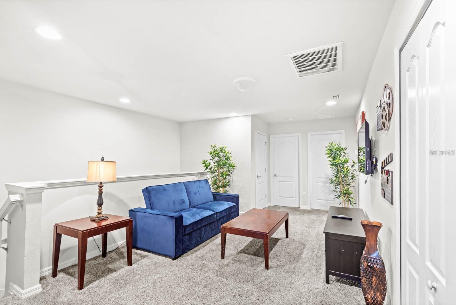 WINDSOR AT WESTSIDE - Residential