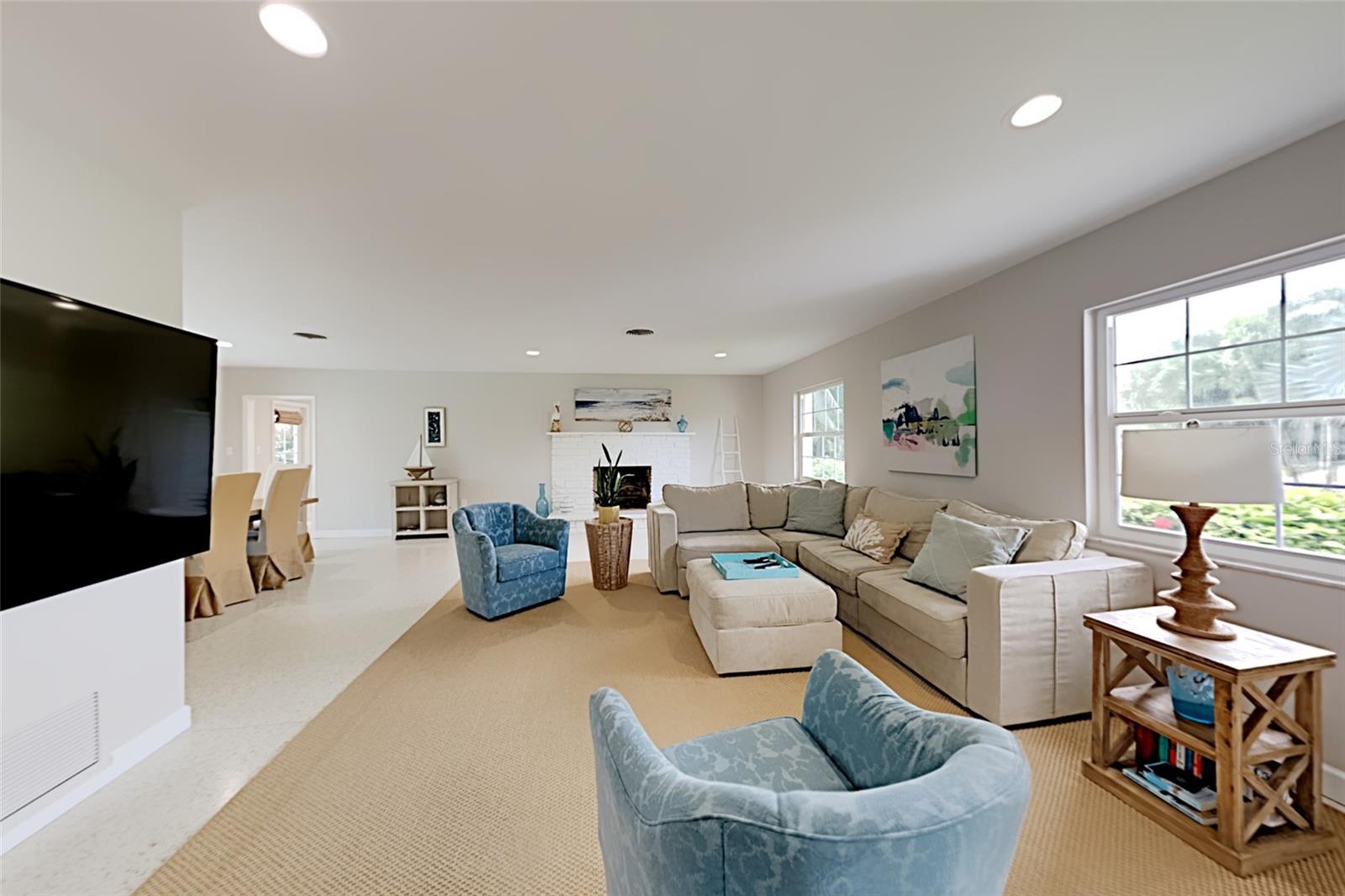 EMERALD HARBOR - Residential