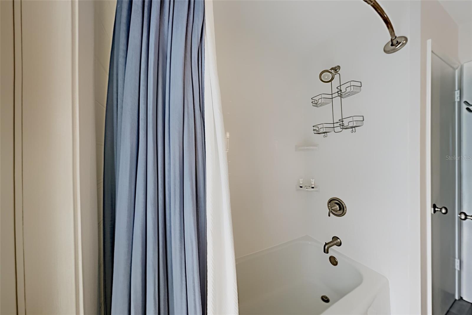 EMERALD HARBOR - Residential