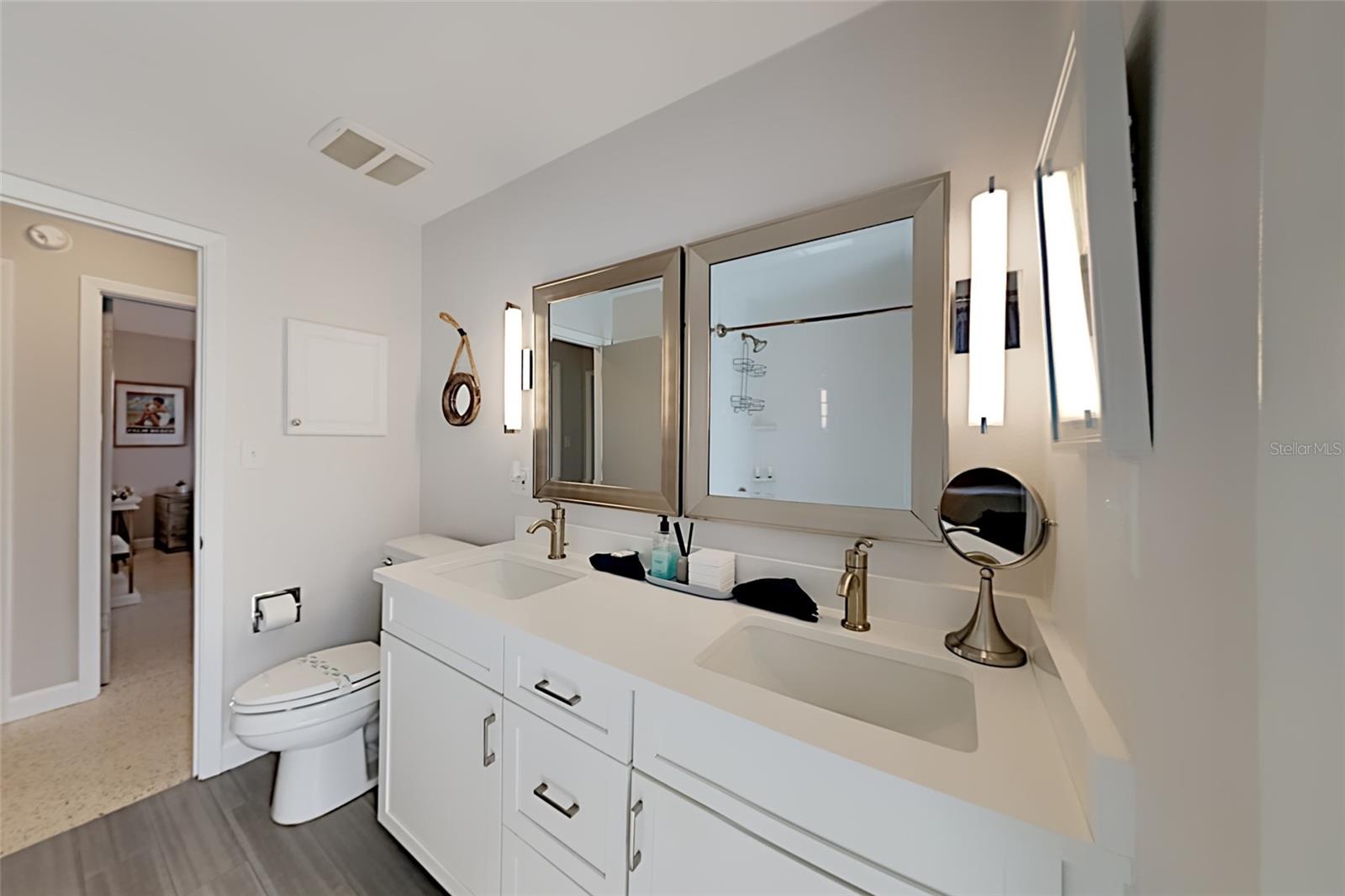 EMERALD HARBOR - Residential