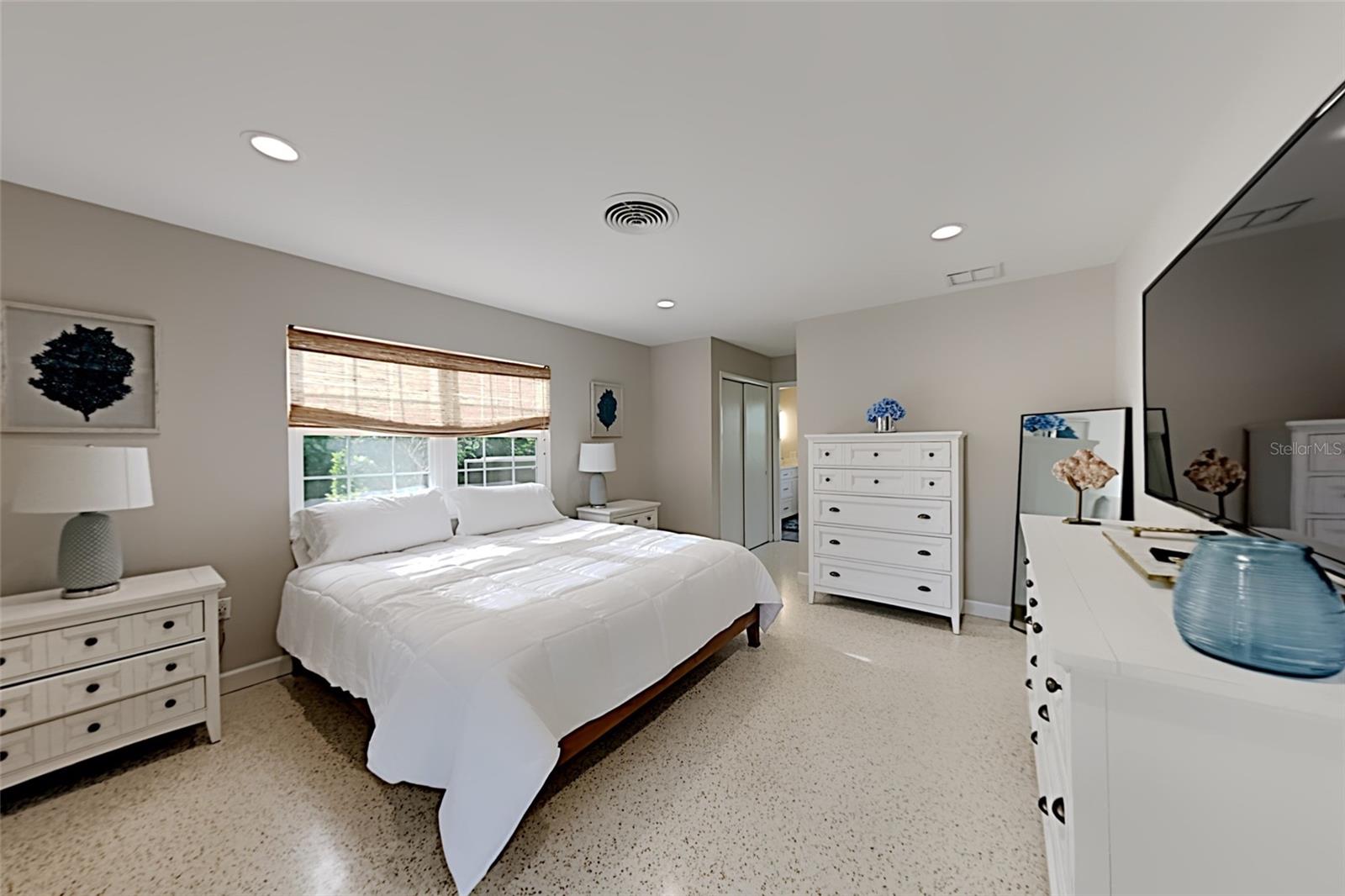 EMERALD HARBOR - Residential