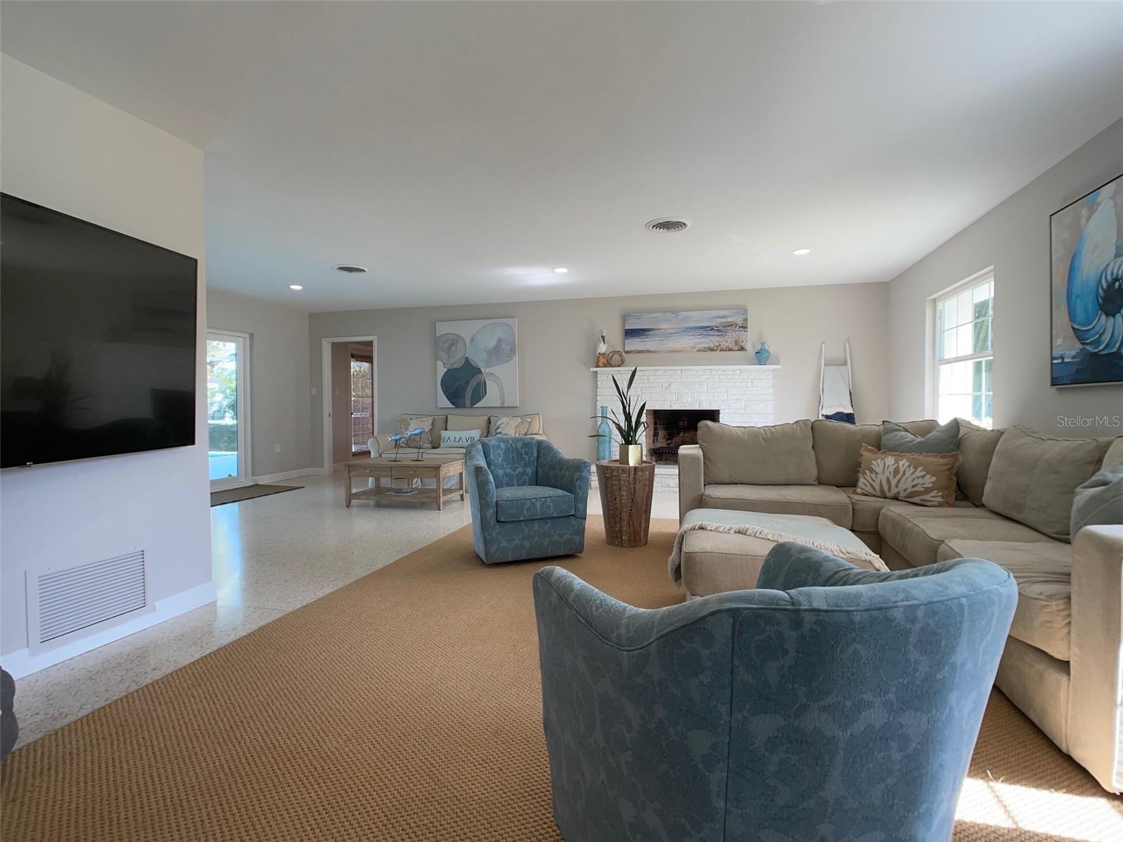 EMERALD HARBOR - Residential