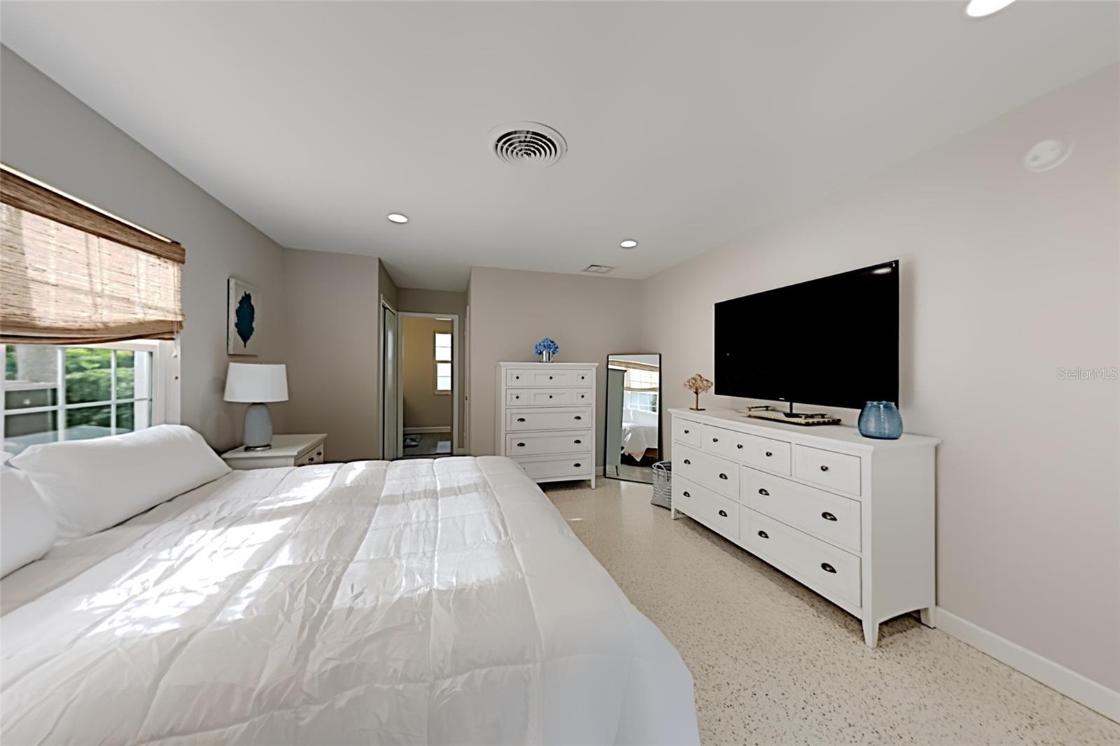 EMERALD HARBOR - Residential