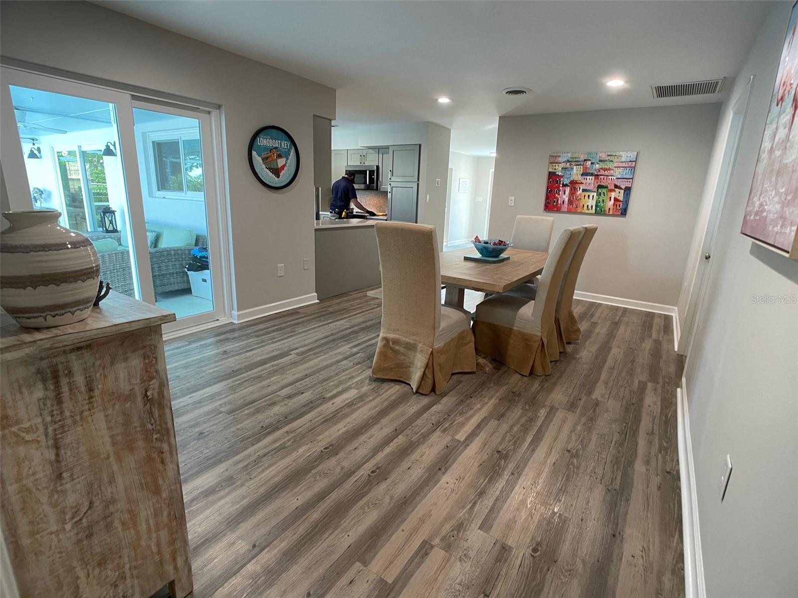 EMERALD HARBOR - Residential