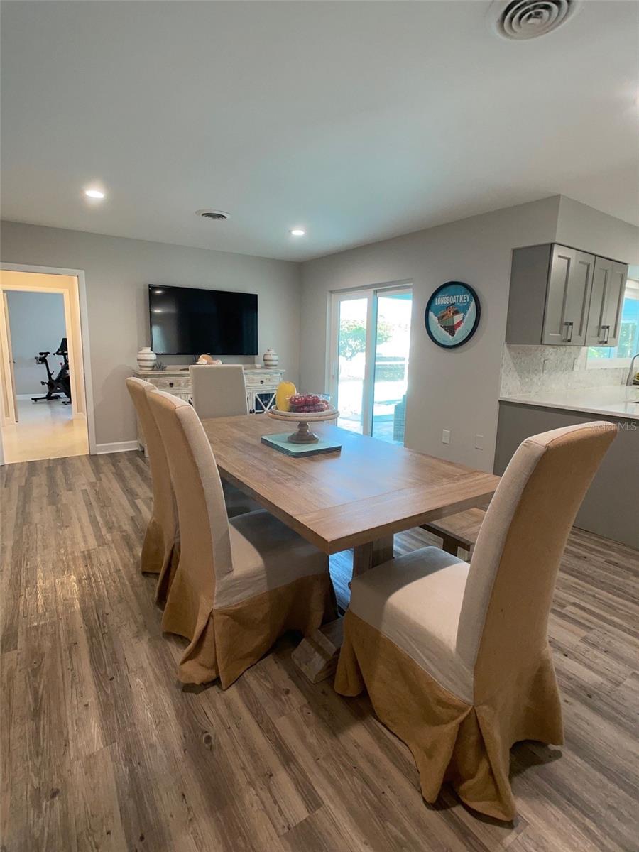 EMERALD HARBOR - Residential