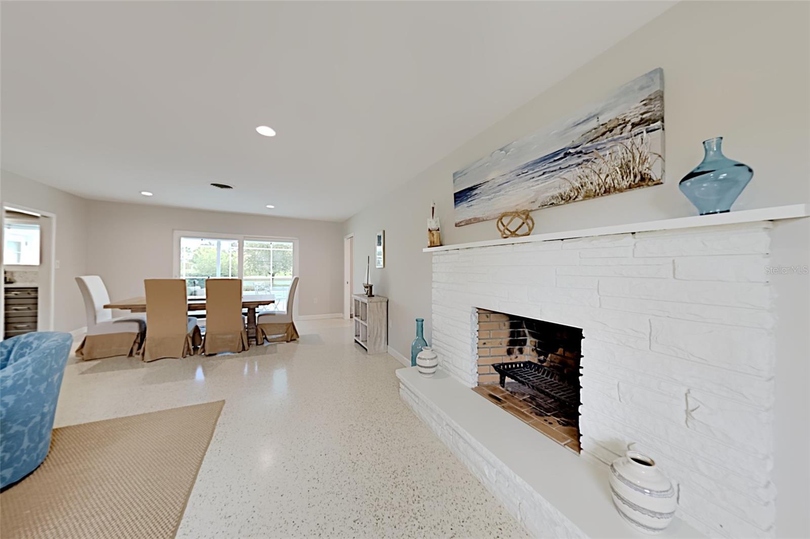 EMERALD HARBOR - Residential