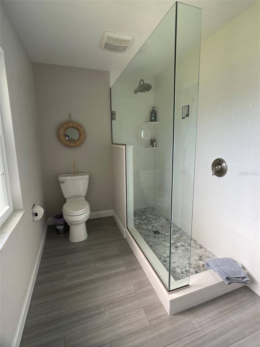 EMERALD HARBOR - Residential