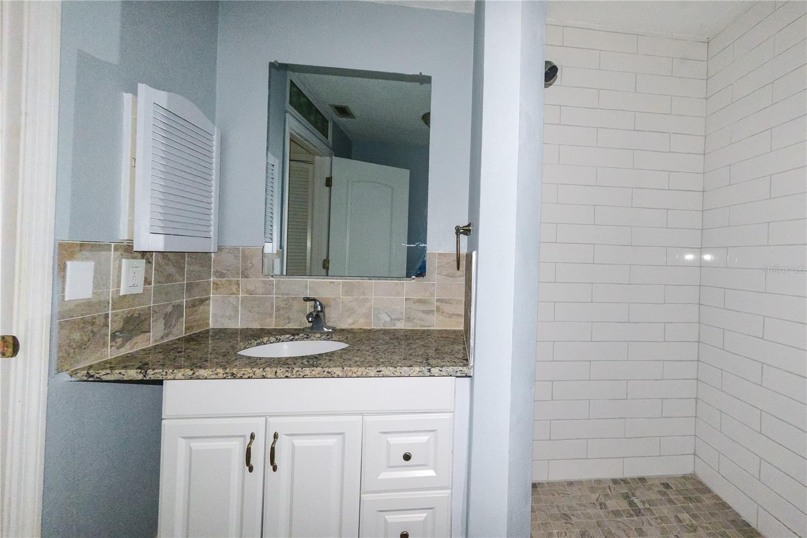 SOUTH VENICE - Residential