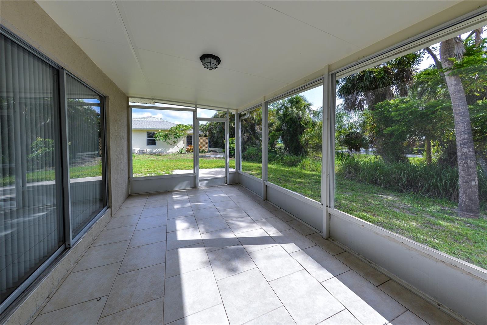 SOUTH VENICE - Residential