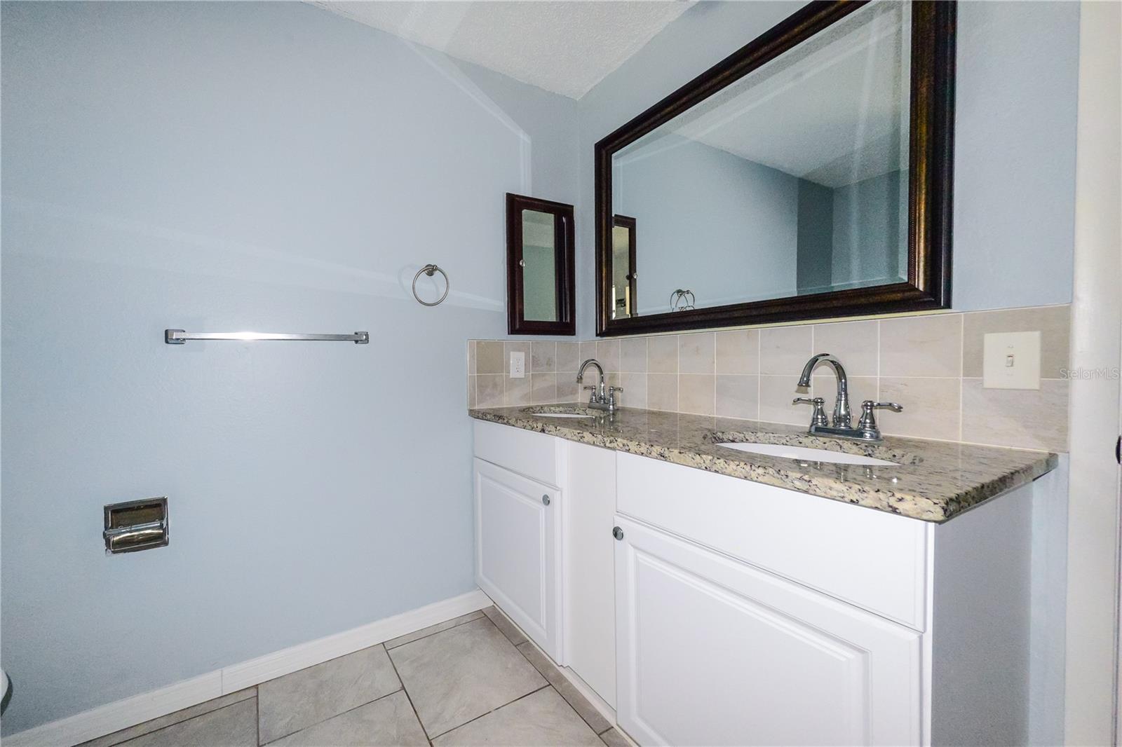 SOUTH VENICE - Residential