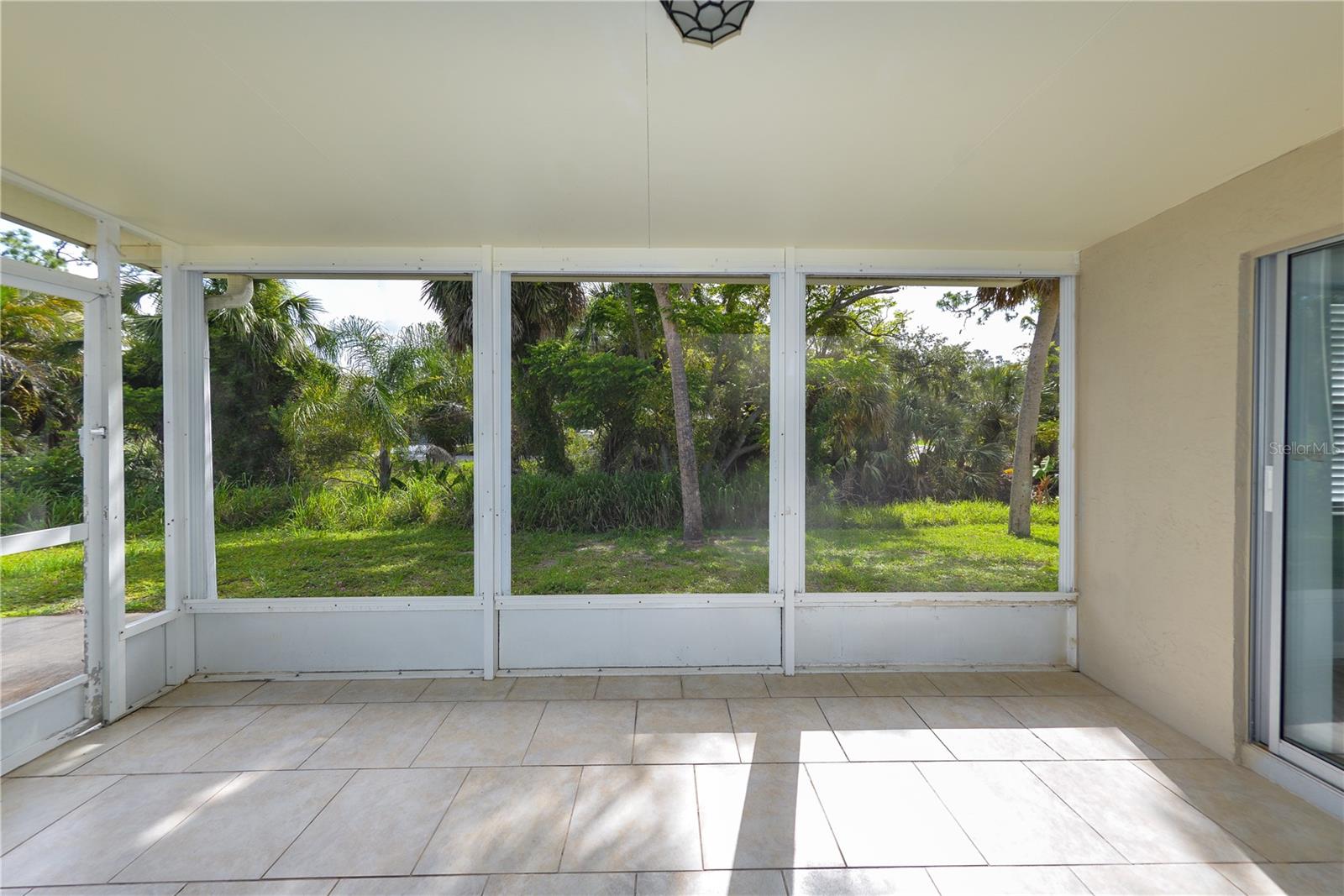 SOUTH VENICE - Residential