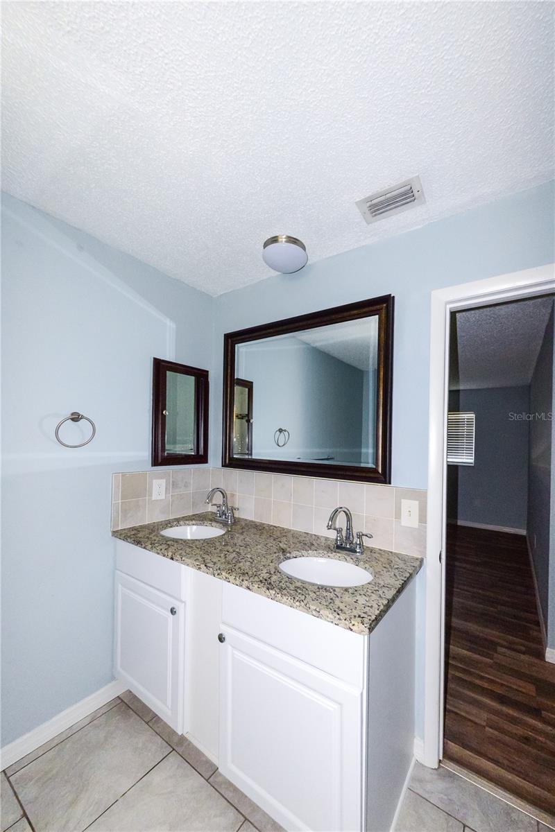 SOUTH VENICE - Residential