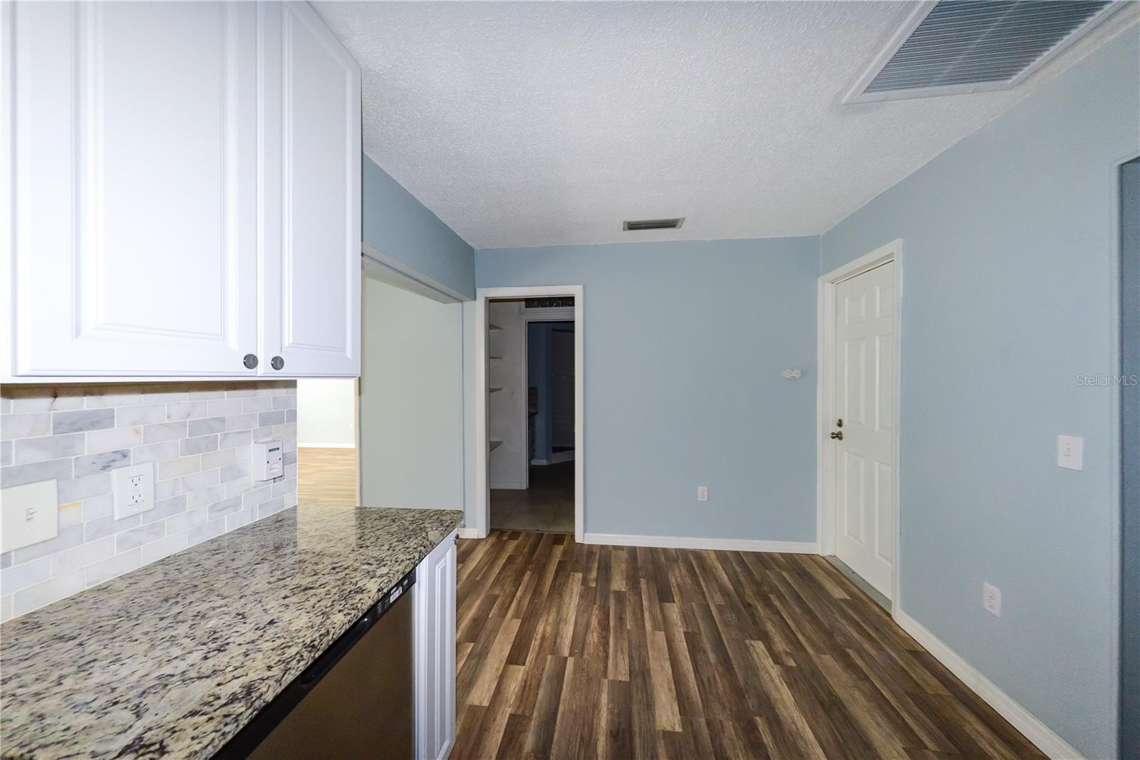 SOUTH VENICE - Residential