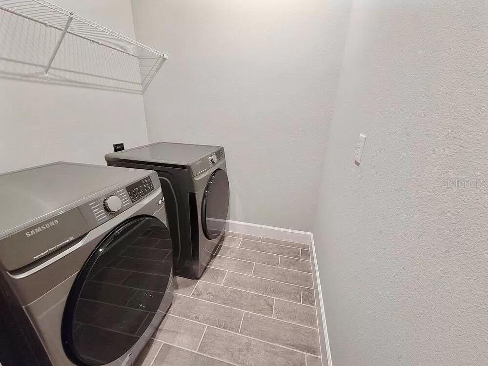 ARTISAN LAKES ESPLANADE PH V SUBPH B & C - Residential