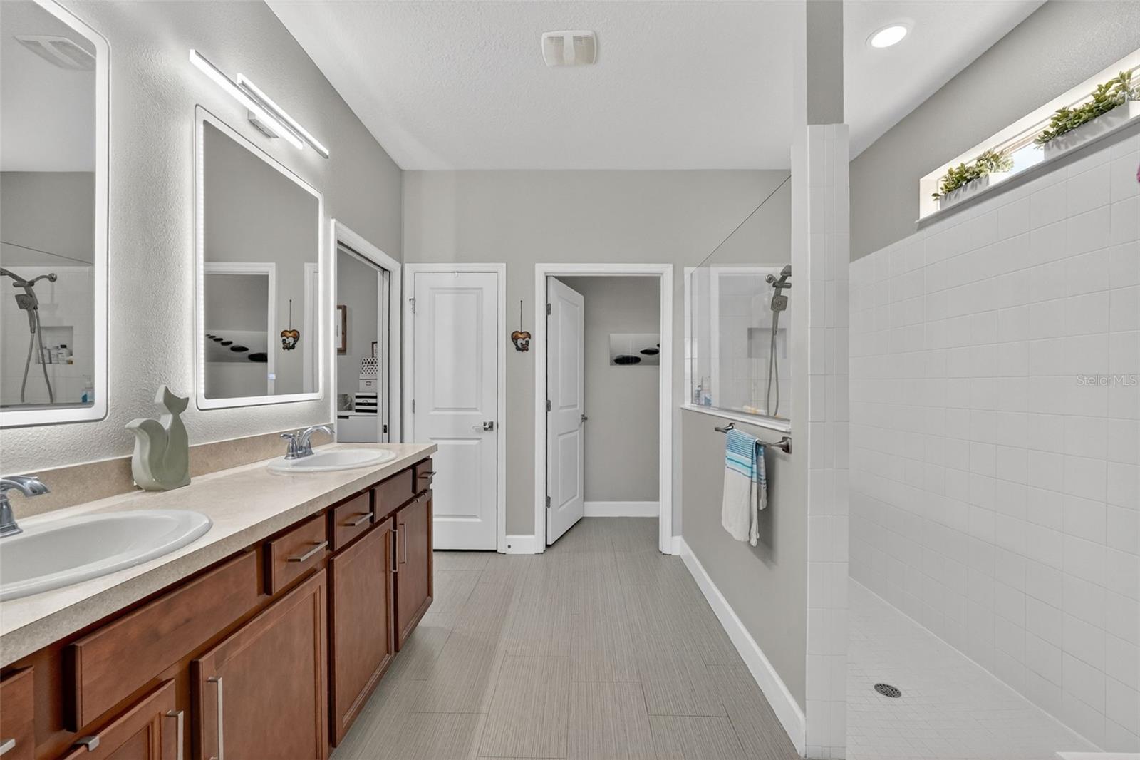 SPLIT OAK ESTATES - Residential