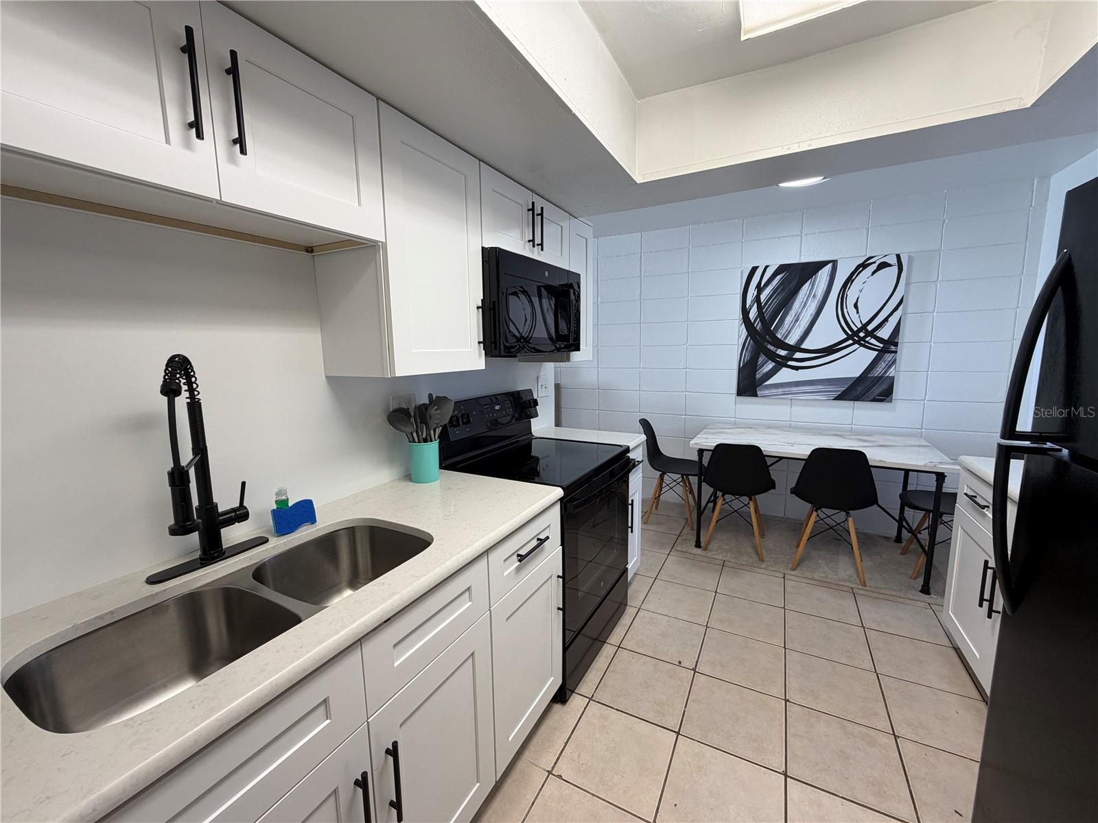 HIGH POINT - Residential Lease