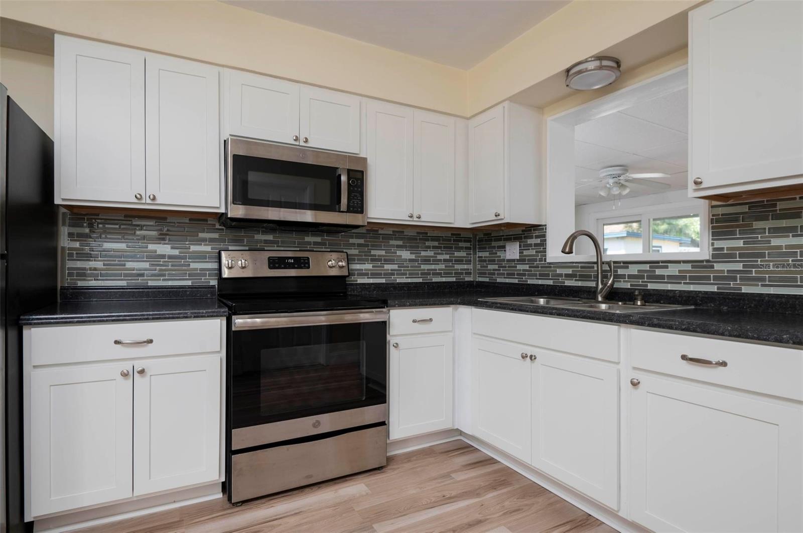 SOUTH VENICE - Residential