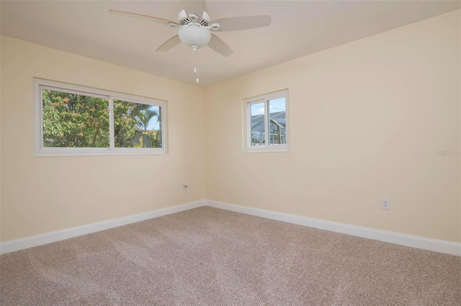 SOUTH VENICE - Residential