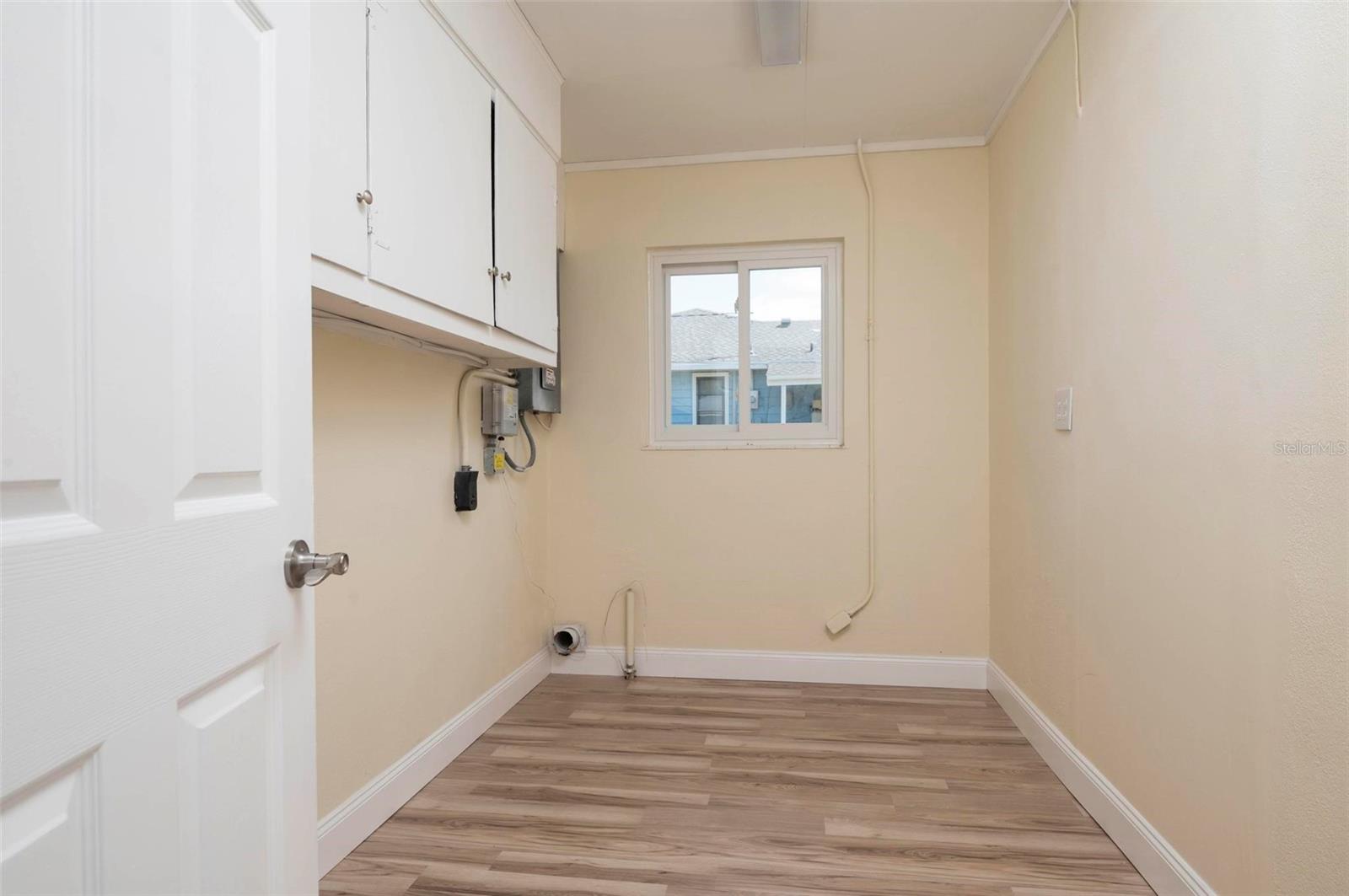 SOUTH VENICE - Residential