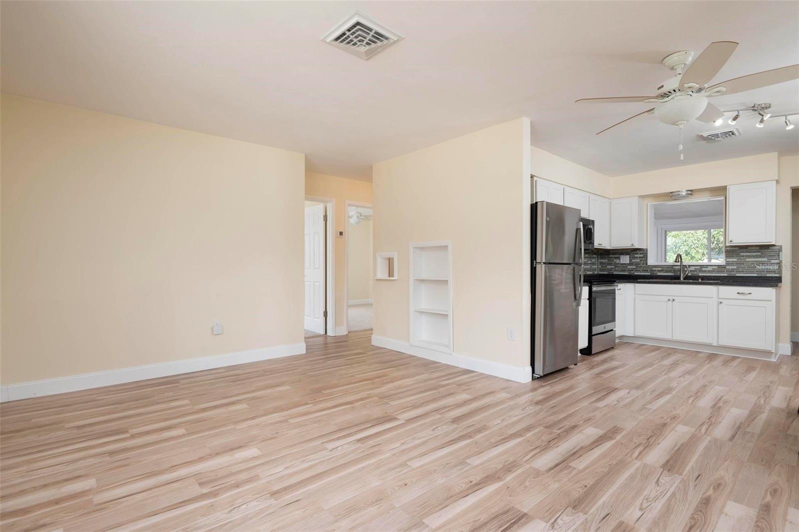 SOUTH VENICE - Residential