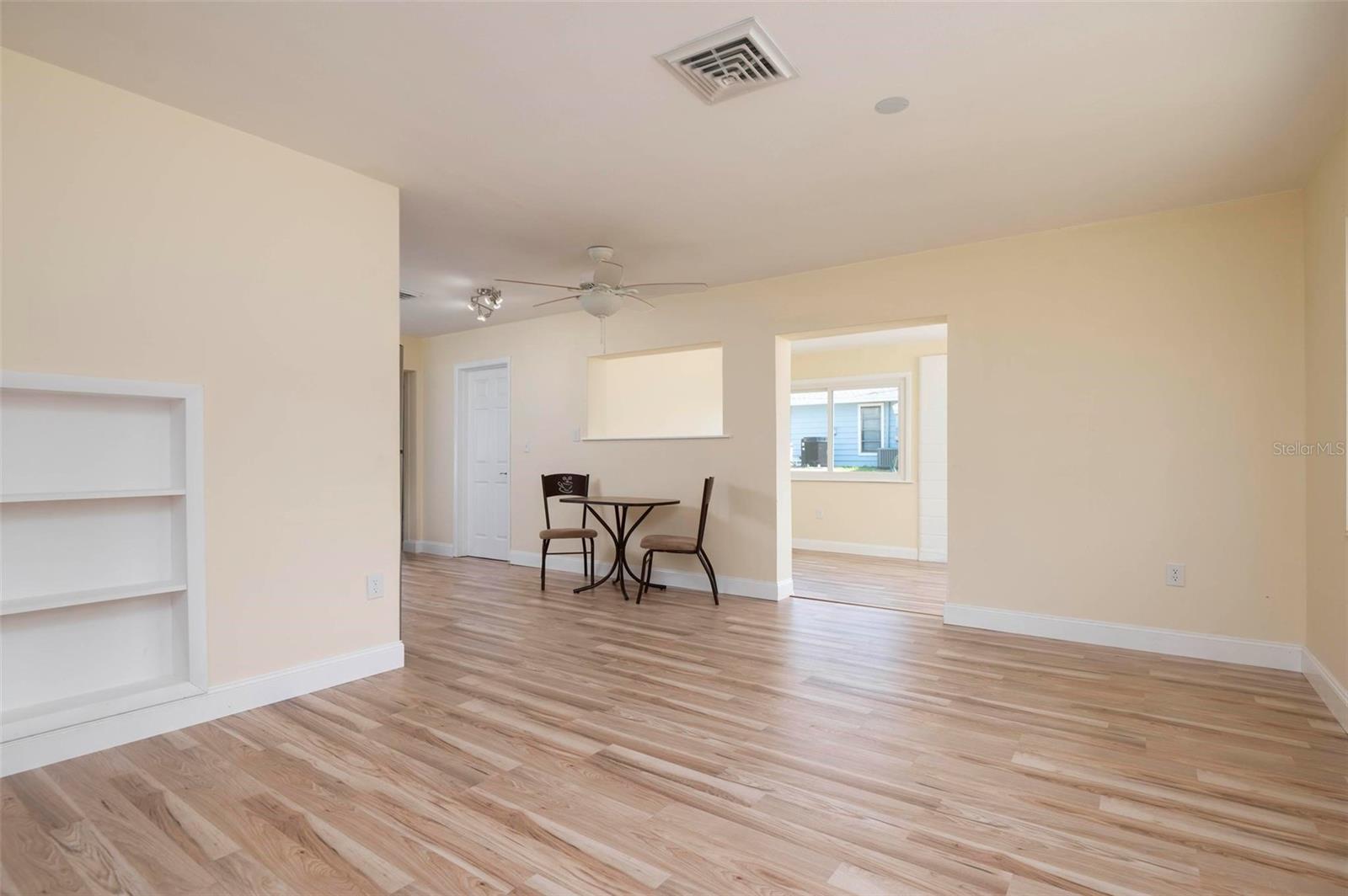 SOUTH VENICE - Residential