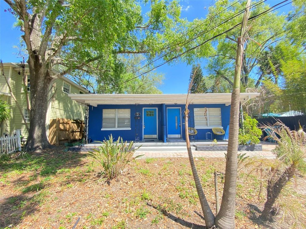 Photo of 1001 E Pine Street, Orlando, FL 32801 (MLS # O6400307)