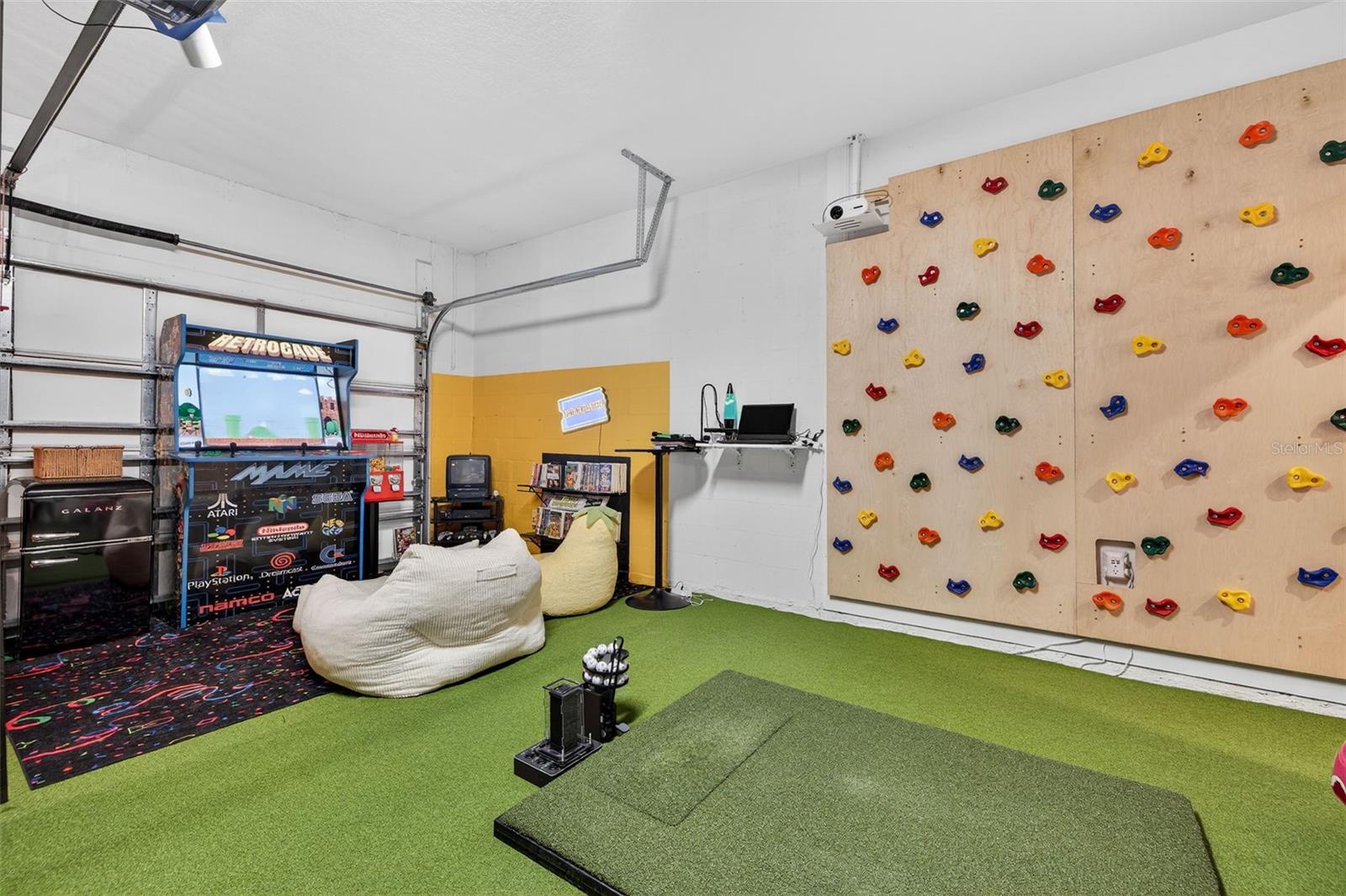 CORNERGATE SUB - Residential