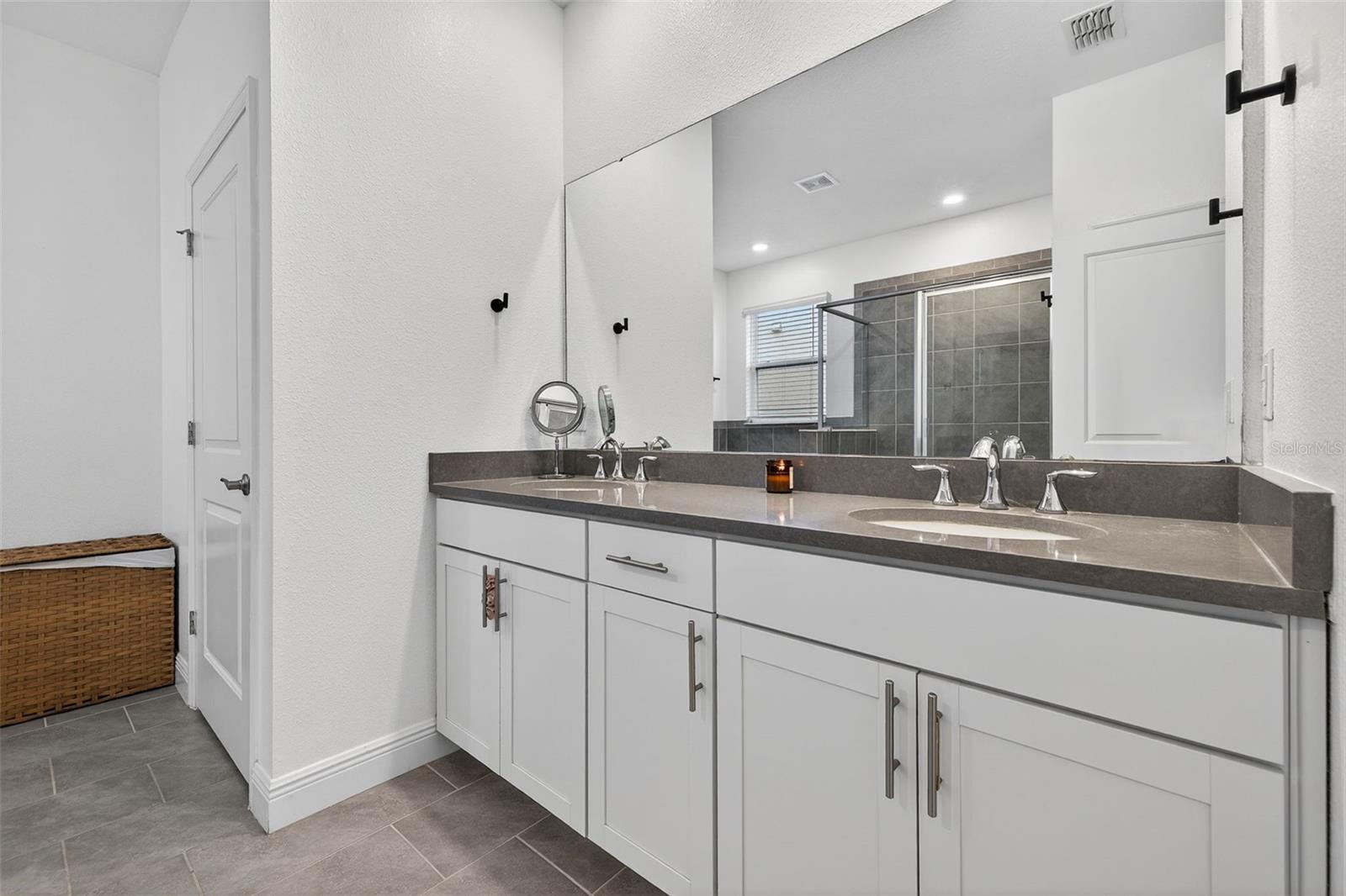 CORNERGATE SUB - Residential