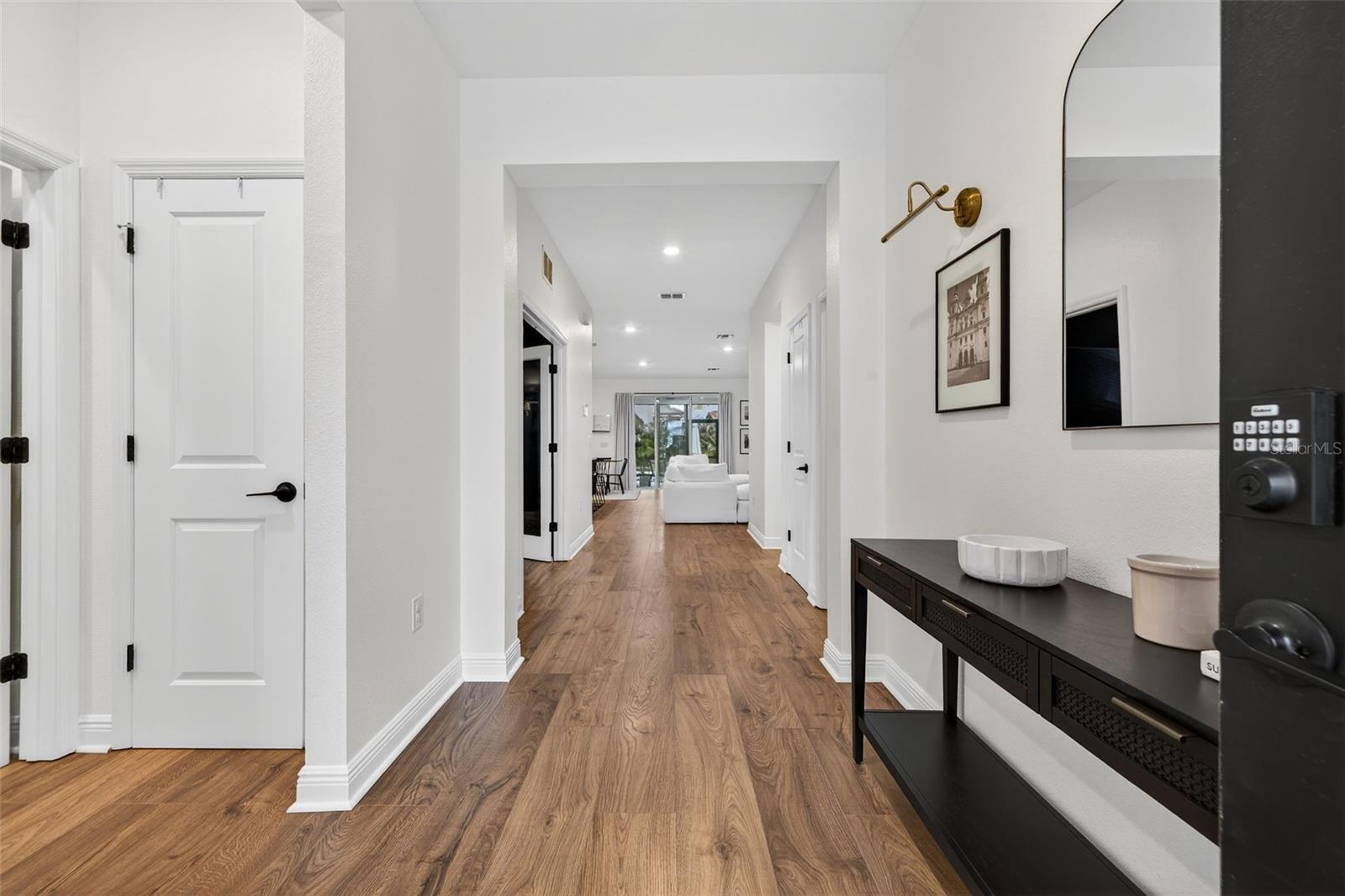 CORNERGATE SUB - Residential